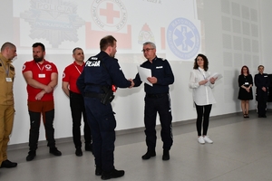 Policjanci podczas konkursu na auli Oddziału Prewencji Policji w Rzeszowie