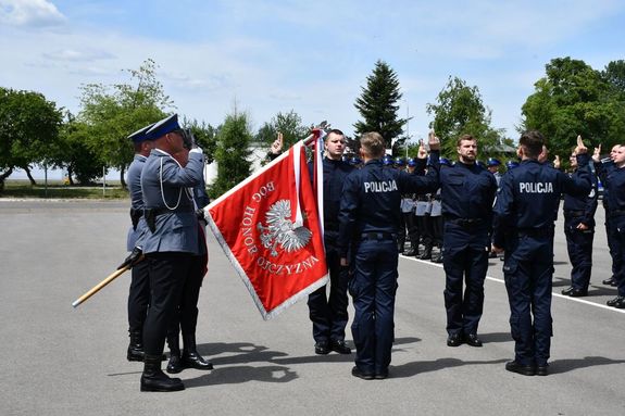 Ślubowanie nowo przyjętych policjantów na Oddziale Prewencji Policji