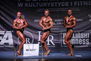 Policjant - kulturysta podczas zawodów