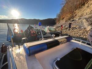 Policyjni wodniacy podczas doskonalenia umiejętności