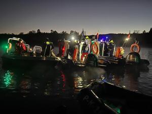 Policyjni wodniacy podczas doskonalenia umiejętności