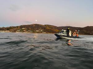 Policyjni wodniacy podczas doskonalenia umiejętności