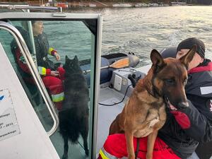 Policyjni wodniacy podczas doskonalenia umiejętności