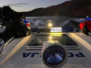 Policyjni wodniacy podczas doskonalenia umiejętności