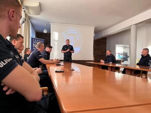 Policyjni wodniacy podczas doskonalenia umiejętności