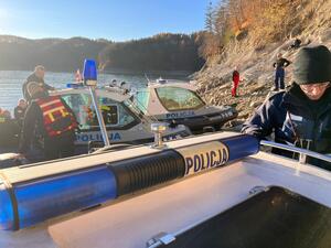 Policyjni wodniacy podczas doskonalenia umiejętności