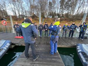 Policyjni wodniacy podczas doskonalenia umiejętności