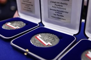 medale okolicznosciowe z okazji 100. rocznicy powolania policji panstwowej