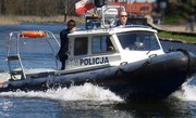 Policyjna łódka na wodzie