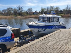 Policyjne łodzie w Braniewie