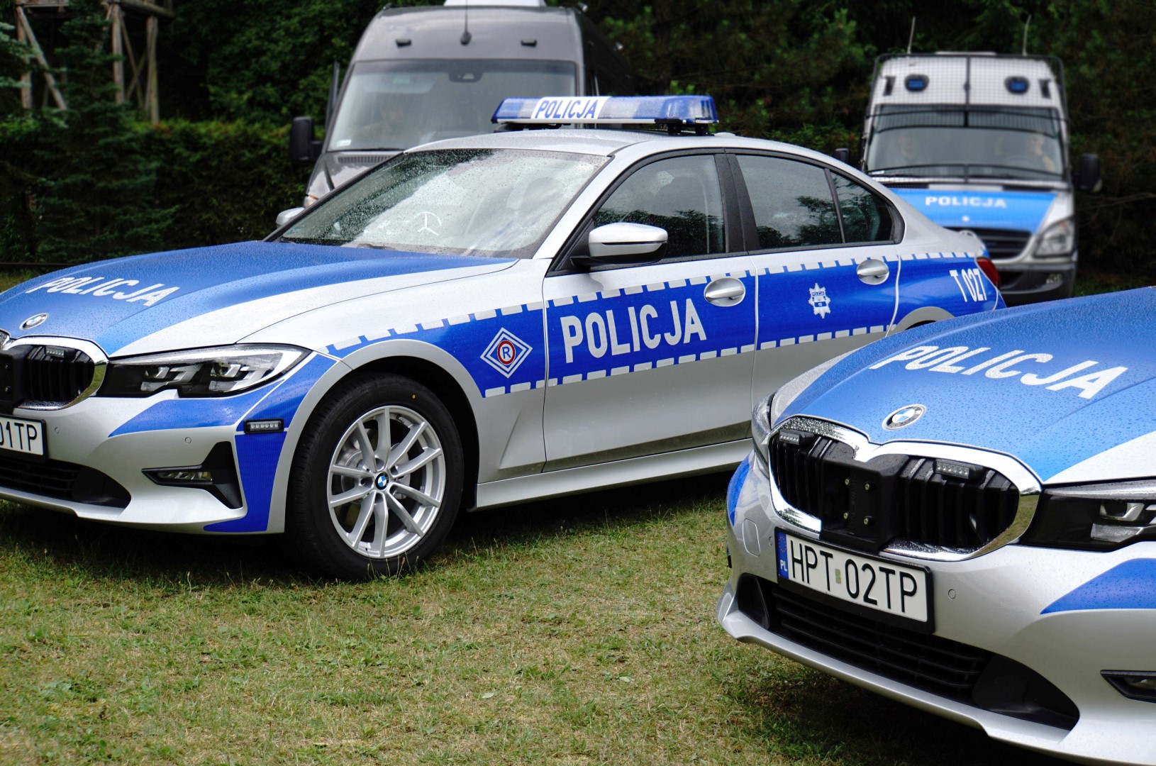 Nowe oznakowane radiowozy BMW serii 3 zasiliły flotę