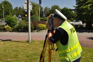 W ramach nowatorskegpo w skali kraju projekt „Cyfrowe Obserwatorium Bezpieczeństwa województwa śląskiego – śląska policja bliżej społeczeństwa”, policjanci uczą się obsługi nowego sprzętu.