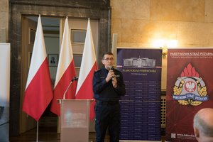 Zdjęcie kolorowe. Na zdjęciu insp. Roman Rabsztyn, I Zastępca Komendanta Wojewódzkiego Policji w Katowicach