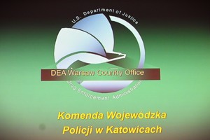 Zdjęcie. Widoczne logo biura DEA Warszawa