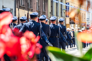 kolorowe zdjęcie policjantów kompani honorowej