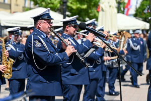 kolorowe zdjęcie policjantów Orkiestry Komendy Wojewódzkiej Policji w Katowicach