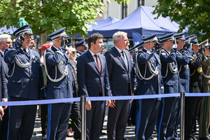 kolorowe zdjęcie Generałów Policji oraz gości honorowych obchodów  Święta Policji