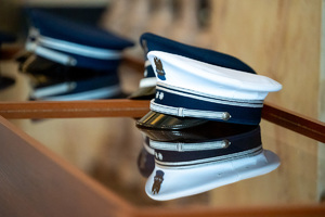 Zdjęcie policyjnych nakryć głowy