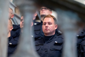 Zdjęcie twarzy policjanta