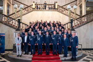 Zdjęcie grupowe policjantów z uroczystości
