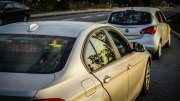 Kontrola drogowa - na zdjęciu nieoznakowane BMW i zatrzymany do kontroli pojazd