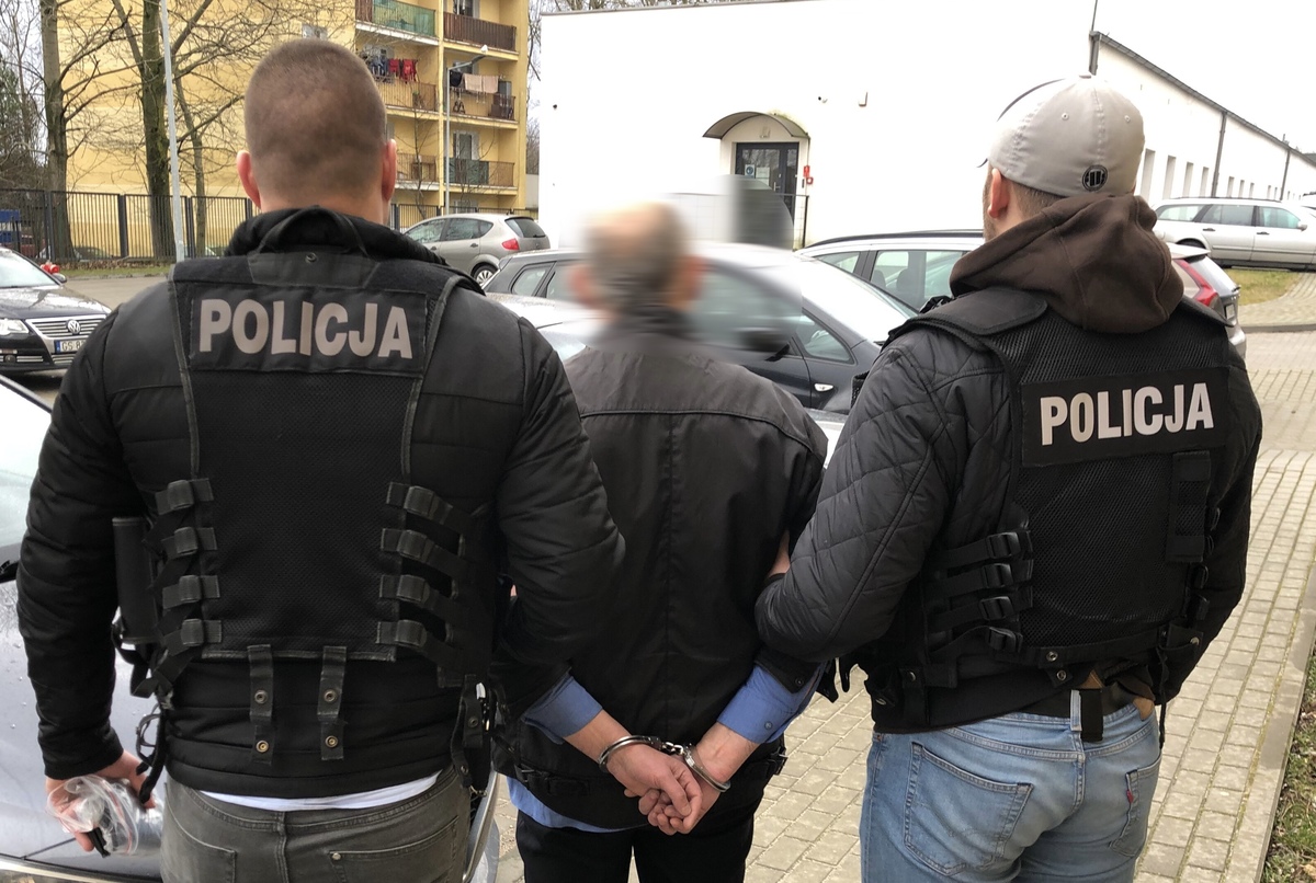 Atak Nożem Na Słupskiego Policjanta Napastnik Został Zatrzymany Policjapl Portal Polskiej 8342