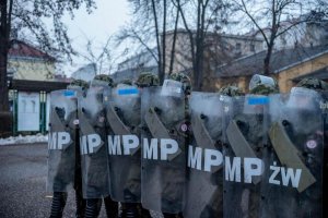 żołnierze żandarmerii wojskowej szkoleni przez policjantów OPP w Krakowie