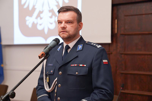 Na zdjęciu przemawia Zastępca Komendanta Wojewódzkiego Policji inspektor Norbert Kurenda