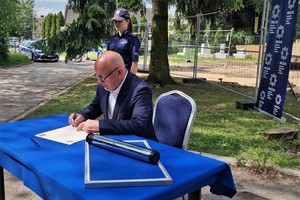 Uroczystości związane z wmurowaniem aktu erekcyjnego pod budowę Posterunku Policji w Domaniowie