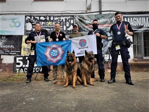 Umundurowani policjanci
