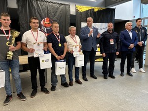 Uczestnicy podczas Ogólnopolskiego Młodzieżowego Turnieju Motoryzacyjnego