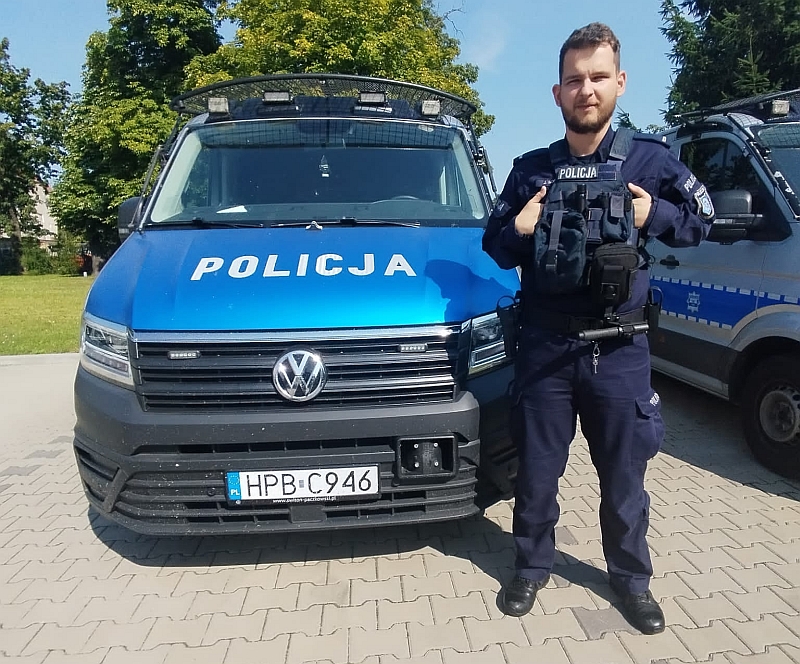 Dolno L Ski Policjant W Czasie Wolnym Od S U By Zatrzyma Nietrze Wego Kieruj Cego Policja Pl