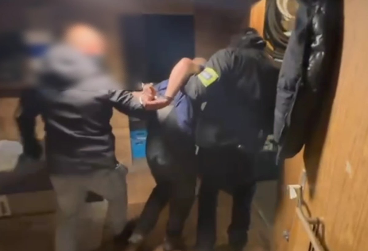 Legniccy policjanci ustalili i zatrzymali sprawcę wypadku w Golance Dolnej, który uciekł z miejsca zdarzenia