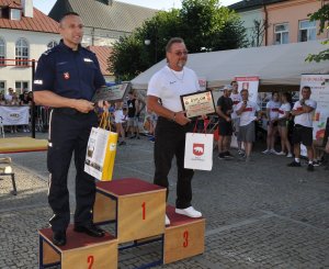 fot. I Zastępca Komendanta Wojewódzkiego Policji w Lublinie na podium