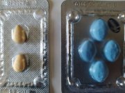 żółte i niebieskie tabletki w blistrach