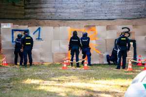 policjacni podczas zawodów