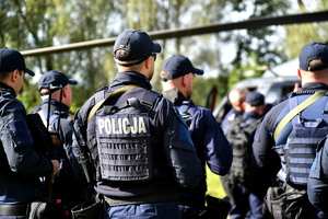 ćwiczenia policjantów z Oddziału Prewncji Policji w Białymstoku i podlaskich kontrterrorystów