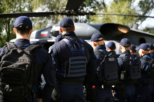 ćwiczenia policjantów z Oddziału Prewncji Policji w Białymstoku i podlaskich kontrterrorystów