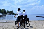 2 policjantów na rowerach