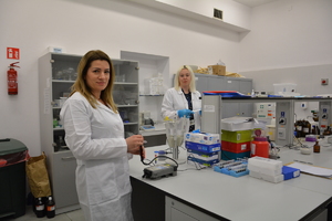 2 kobiety w laboratorium