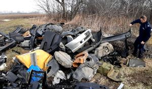 zabezpieczone nielegalne odpady z części samochodowych