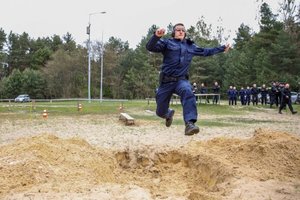 policjanci podczas zmagań