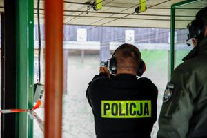 policjanci podczas zmagań