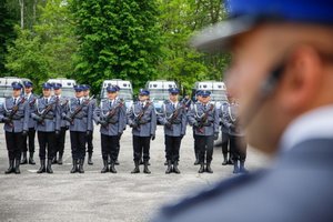 policjanci uczestniczący w uroczystości