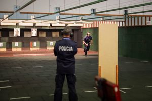 Najlepsi policjanci ruchu drogowego rywalizowali na strzelnicy