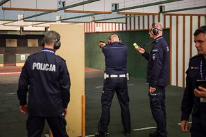 Najlepsi policjanci ruchu drogowego rywalizowali na strzelnicy